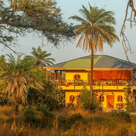 Mansa Musso Lodge Sanyang Exteriör bild